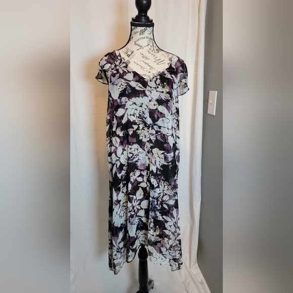 Simply Vera Wang Floral Print Dress in Purple and Black - Picture 1 of 9